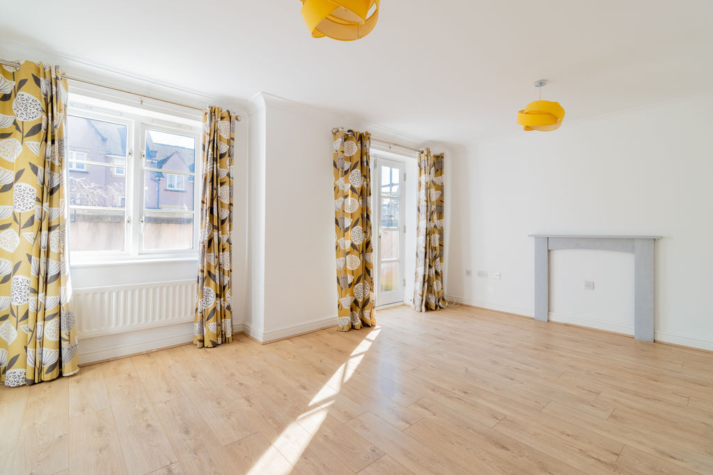 Sitting Room- click for photo gallery